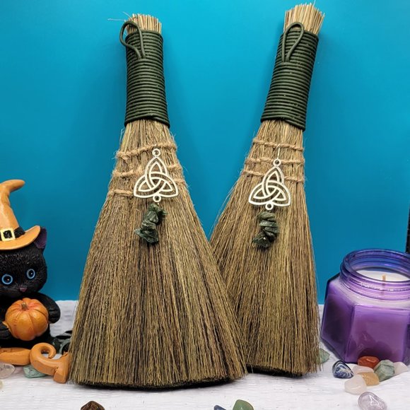 Witch Green Aventurine Triquetra Charm Broom - Picture 2 of 8